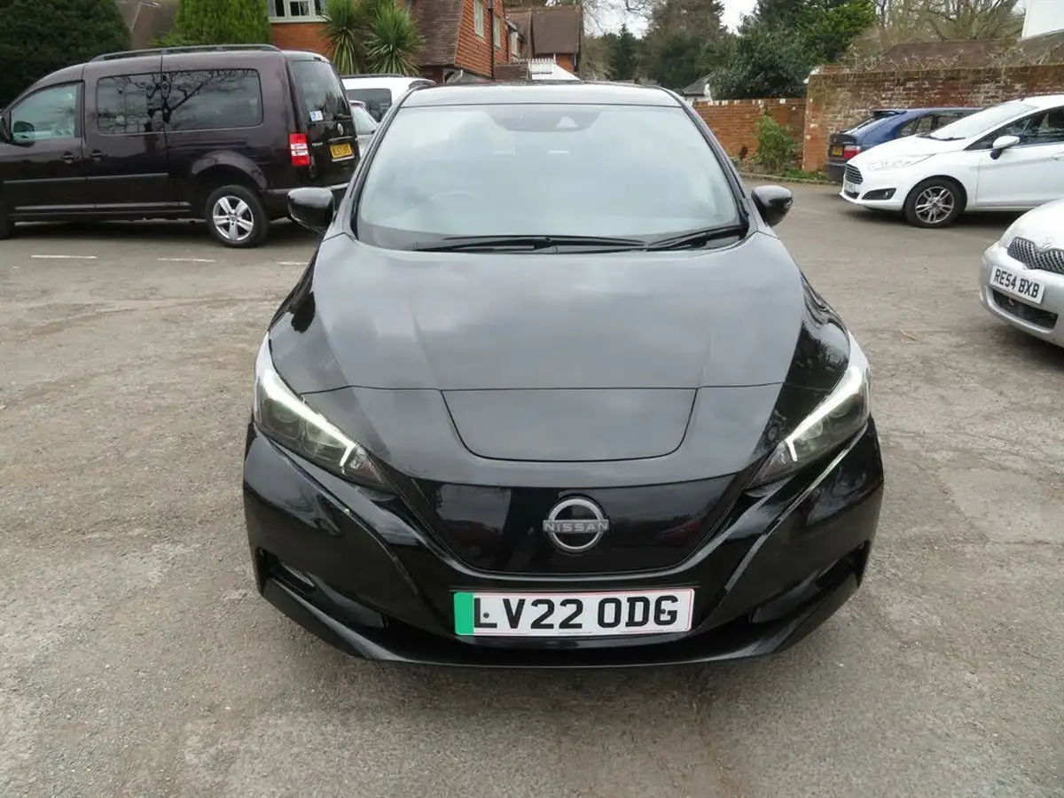2022-nissan-leaf-e-acenta-39kwh-big-1