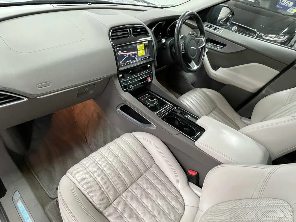 2020-jaguar-f-pace-20-i4d-portfolio-180ps-awd-auto-big-26