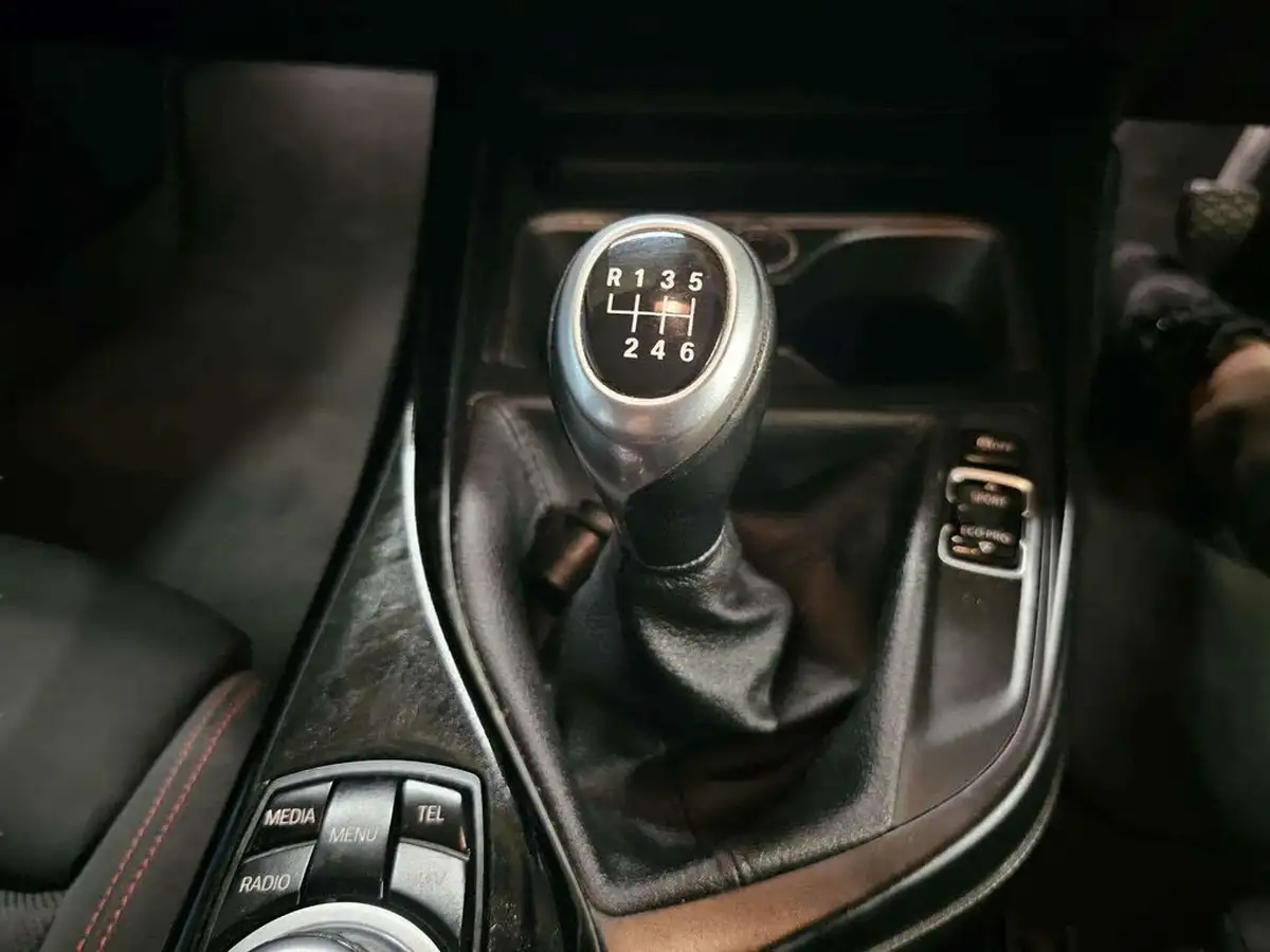 2016-bmw-1-series-15-118i-sport-5d-big-10