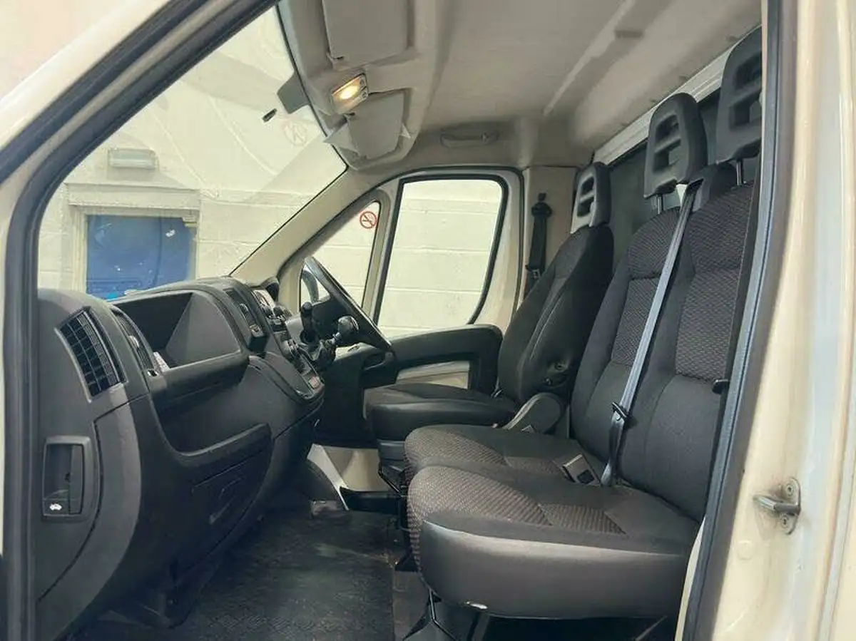 2018-peugeot-boxer-20-bluehdi-335-l4-130bhpeu6-luton-bfb-big-21
