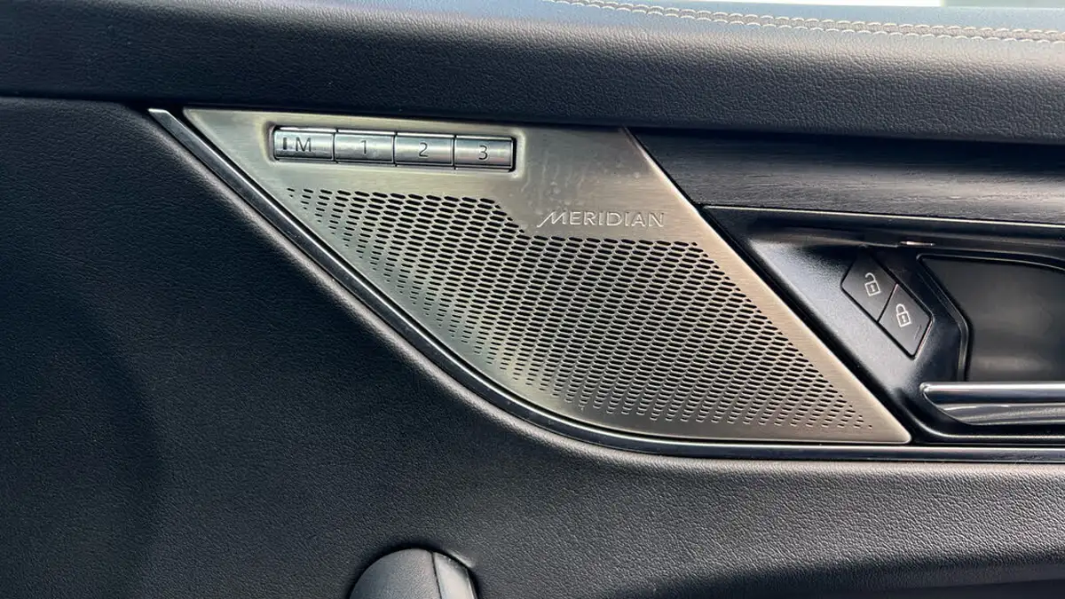 2022-jaguar-f-pace-20-p250-r-dynamic-hse-big-23