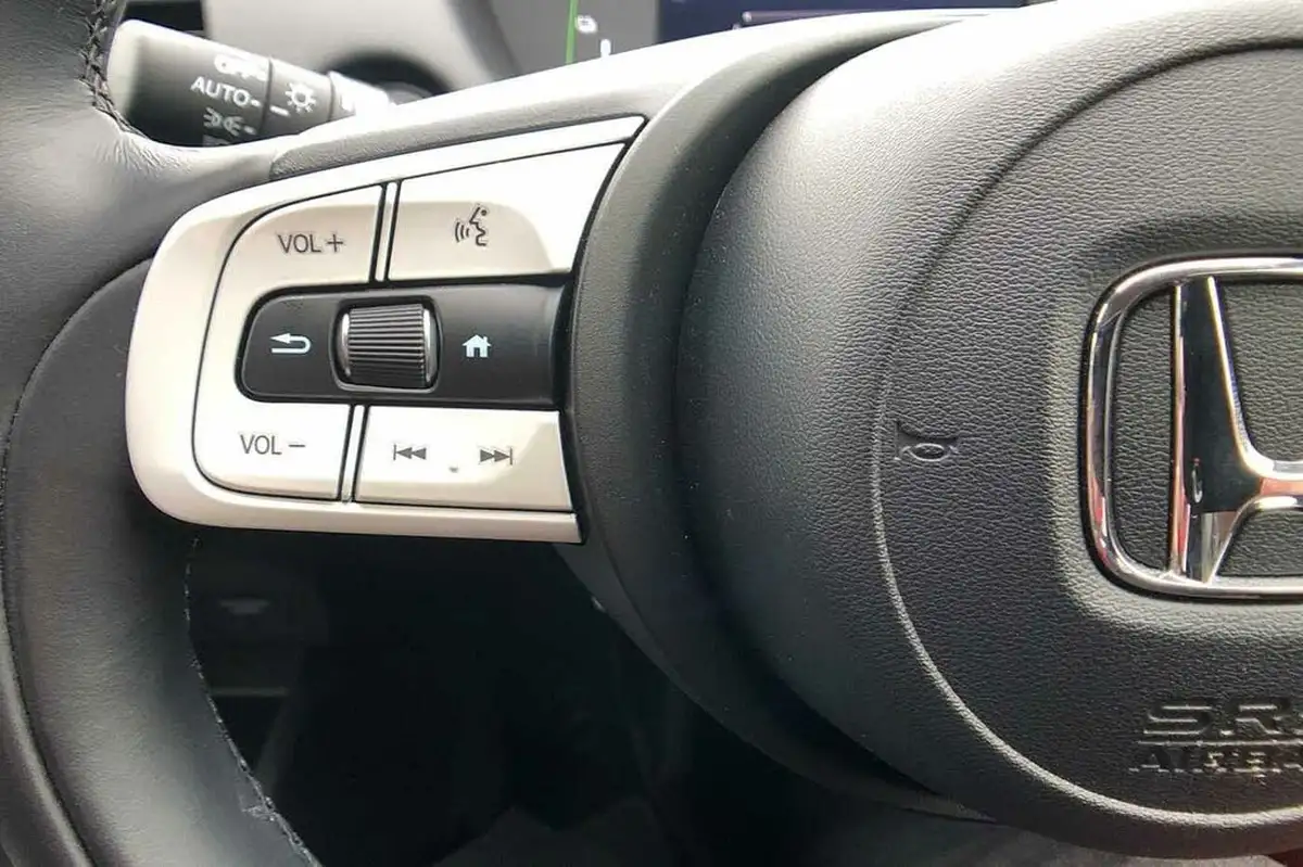 2022-honda-jazz-15-i-mmd-ex-107ps-big-39