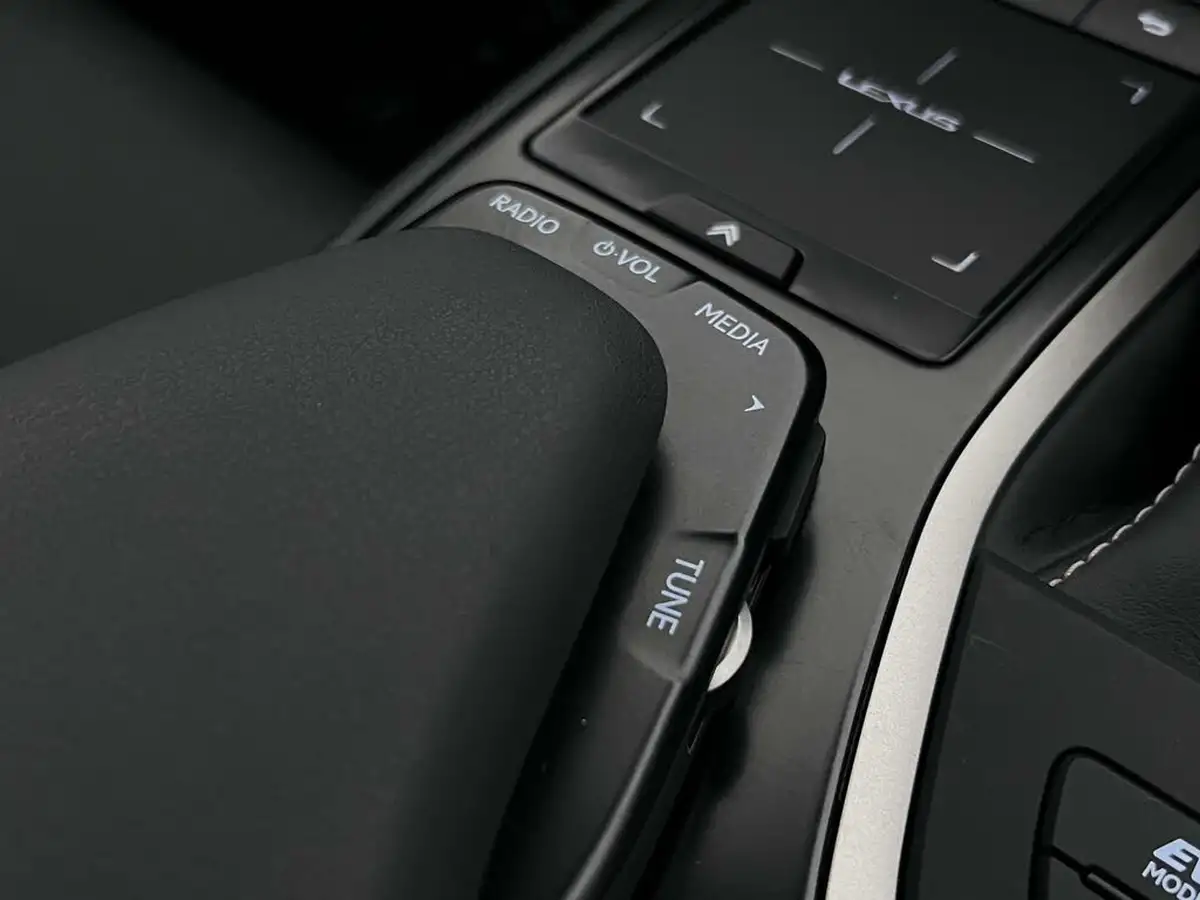 2021-lexus-ux-250h-20-ux-184bhp-without-navigation-big-30
