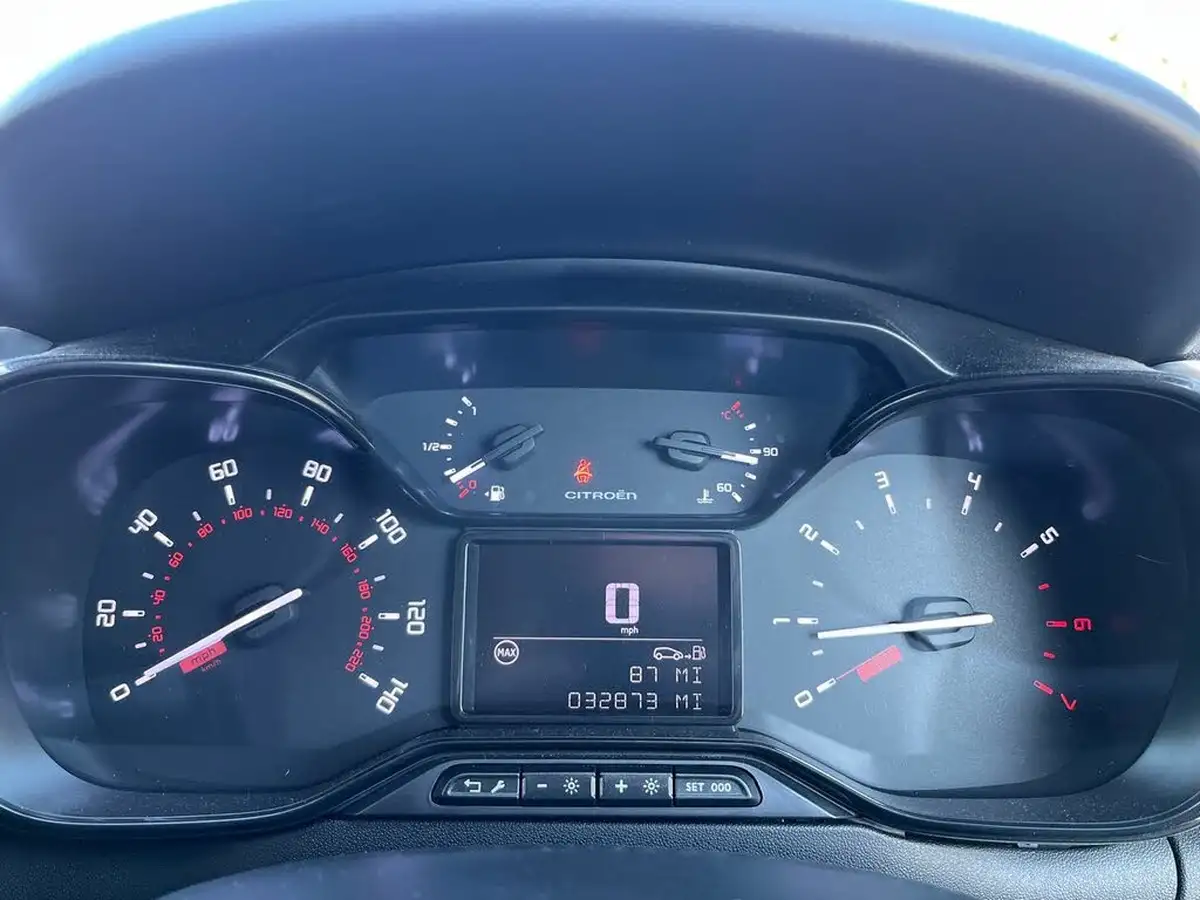 2023-citroen-c3-12-puretech-c-series-edition-83ps-ss-big-23