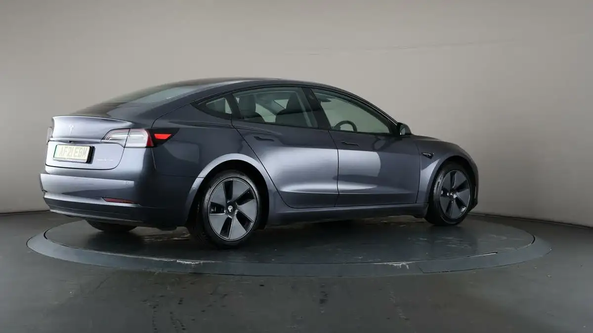 2021-tesla-model-3-e-long-range-4x4-big-7