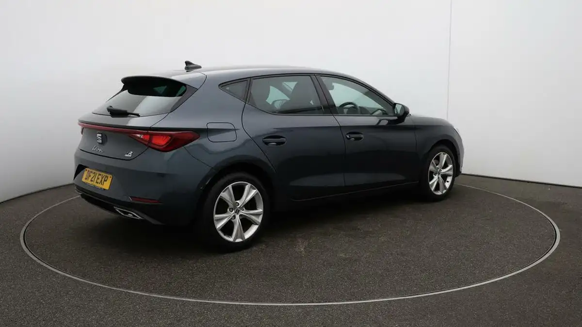 2021-seat-leon-14-e-hybrid-fr-hatchback-big-47