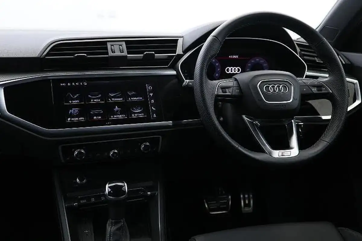 2024-audi-q3-15-35-tfsi-s-line-station-wagon-tronic-big-1
