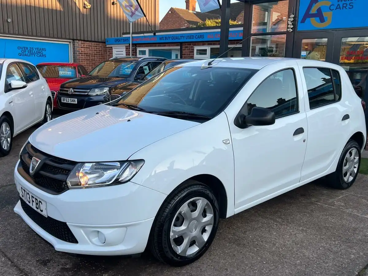 2013-dacia-sandero-12-ambiance-big-13