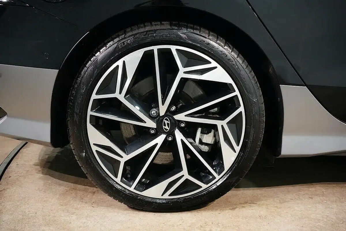 2024-hyundai-ioniq-6-e-ultimate-228ps-single-motor-rwd-big-13