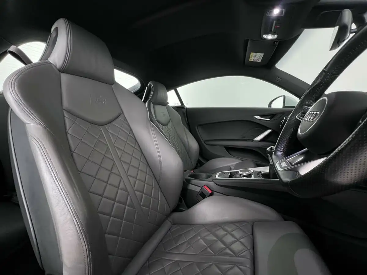 2016-audi-tt-coupe-20-tfsi-s-line-big-11