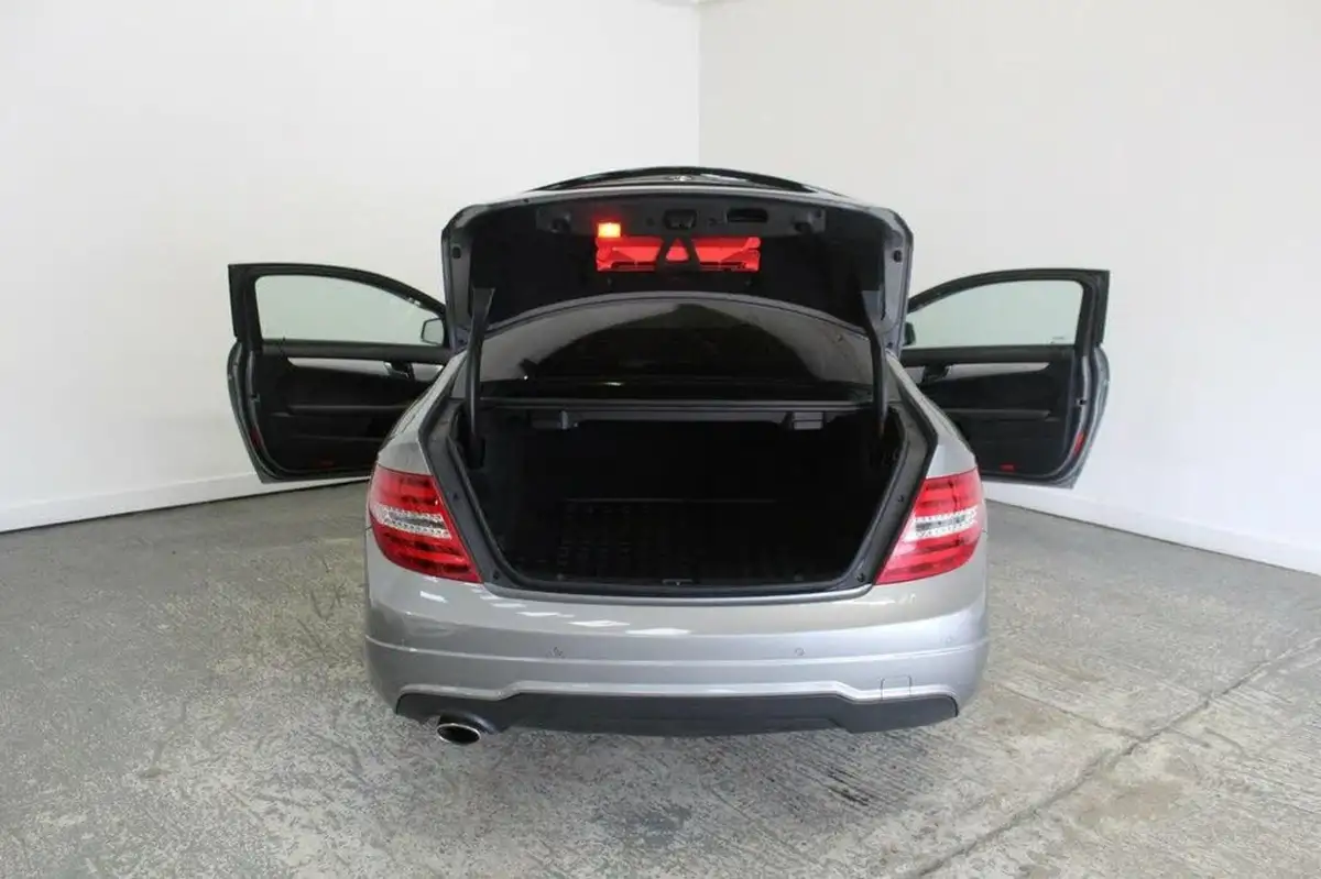2012-mercedes-benz-c-class-21td-c220-cdi-amg-sport-168bhp-cdi-coupe-2d-7g-tronic-plus-big-14