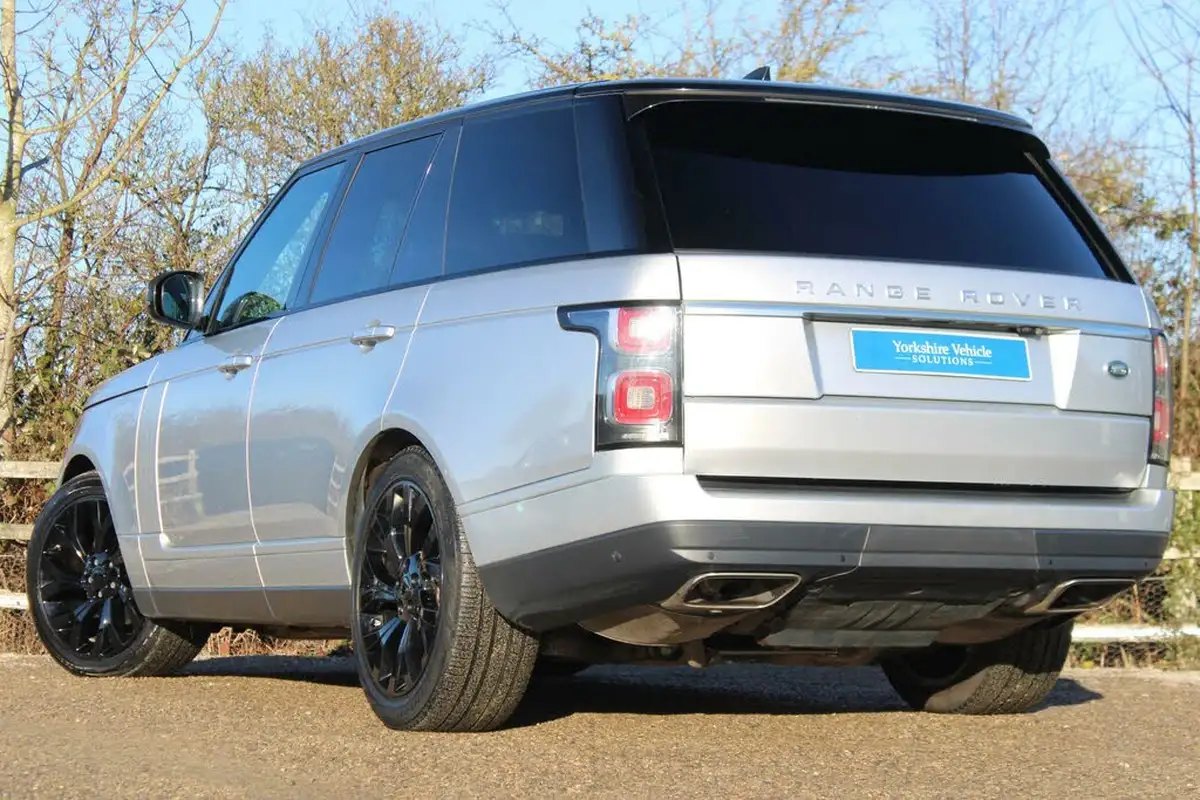 2019-land-rover-range-rover-30-sd-v6-vogue-big-2