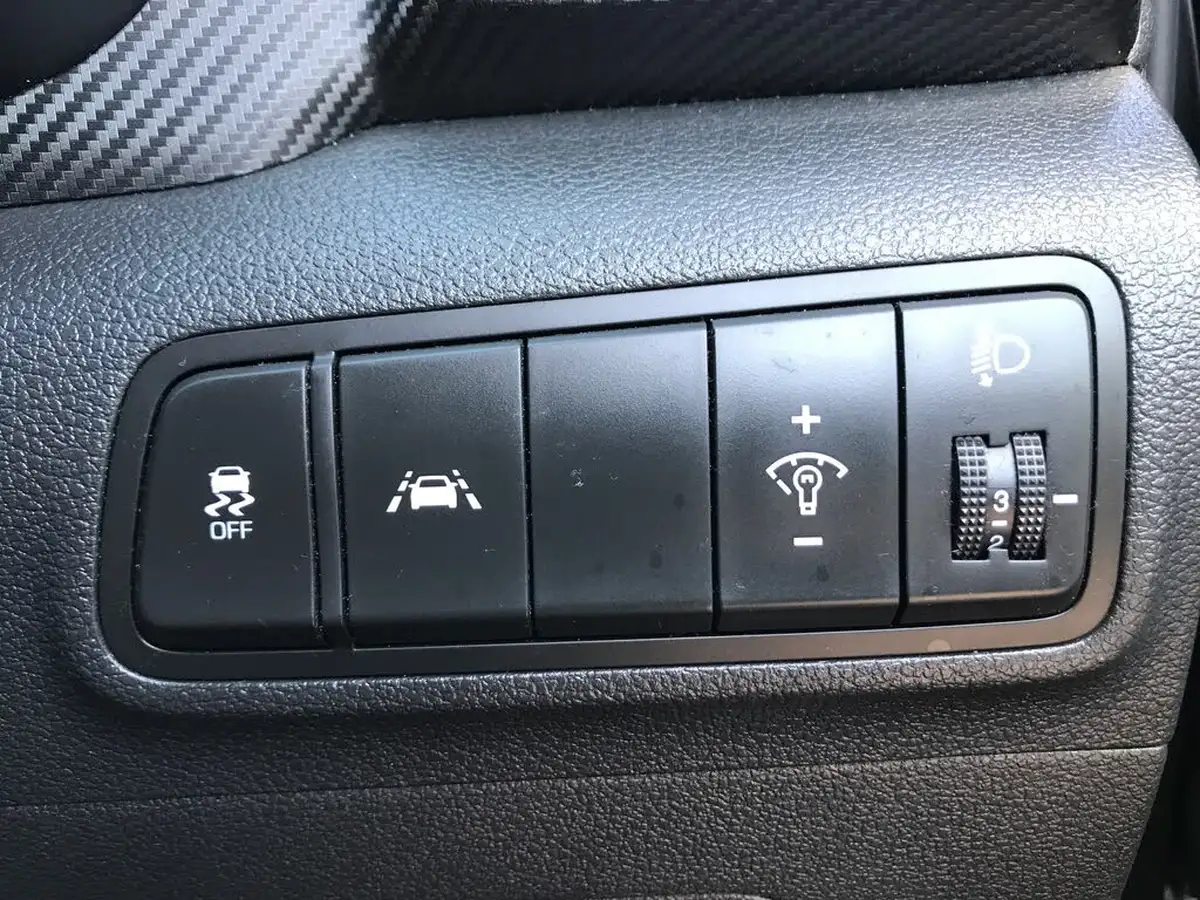 2020-hyundai-tucson-16-gdi-se-nav-big-25