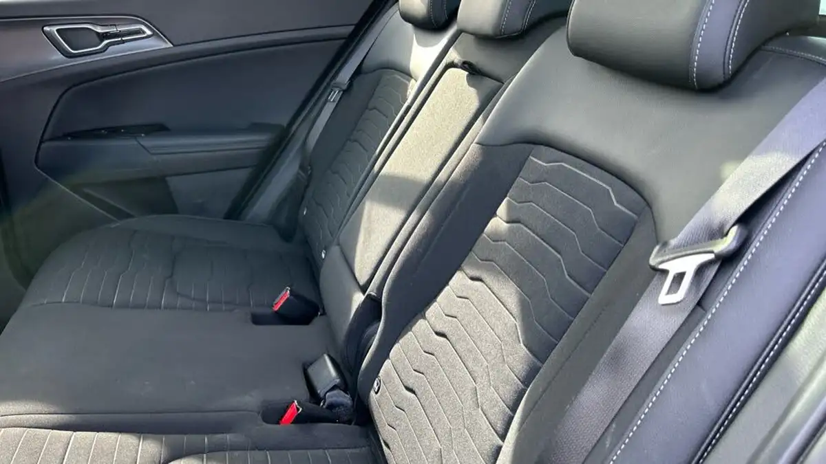 2022-kia-sportage-16-t-gdi-4-226bhp-hev-auto-big-17