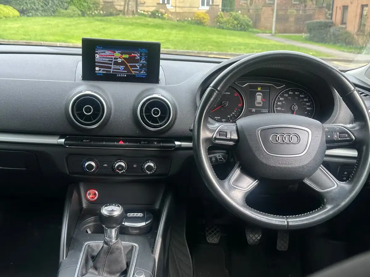 2015-audi-a3-20-tdi-se-technik-sportback-5d-big-5
