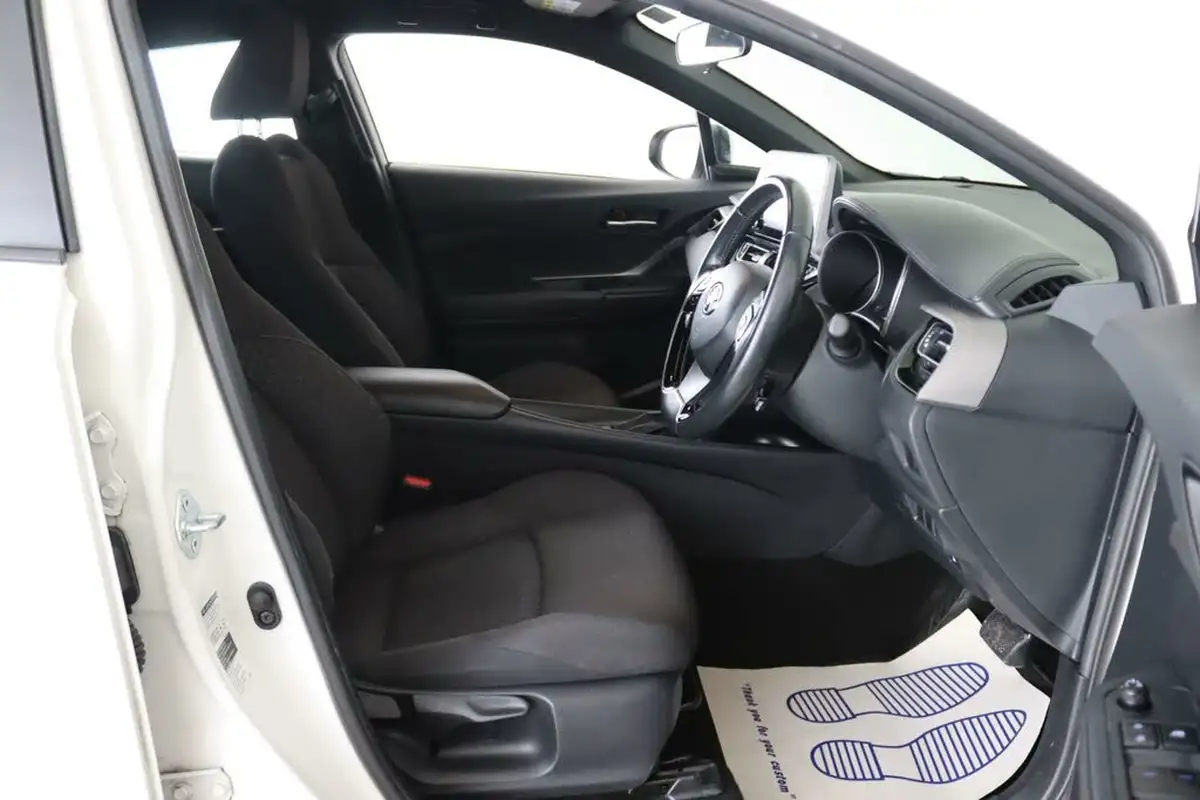 2021-toyota-c-hr-18-vvt-i-icon-big-14