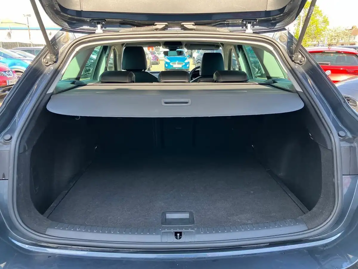 2022-seat-leon-15-etsi-fr-estate-big-19
