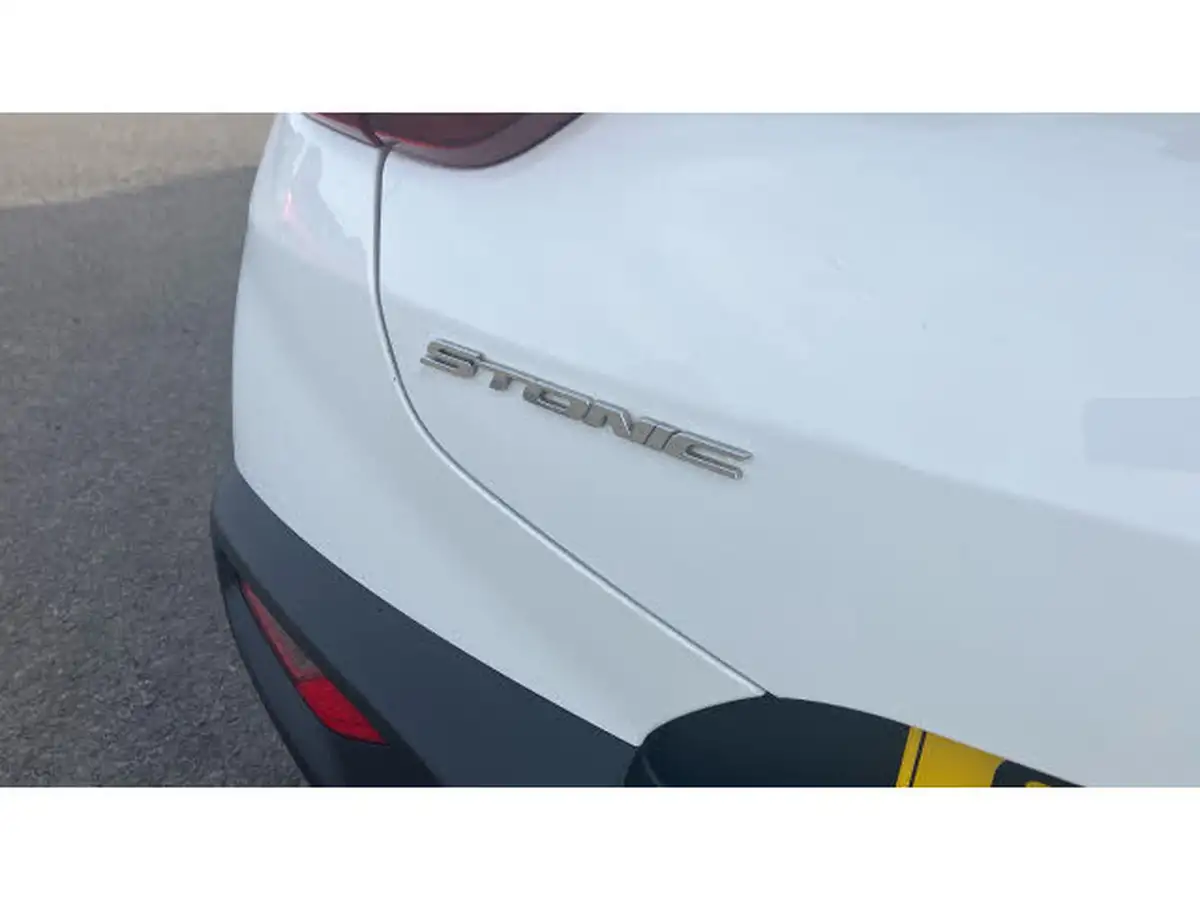 2020-kia-stonic-10-t-gdi-4-dct-big-38