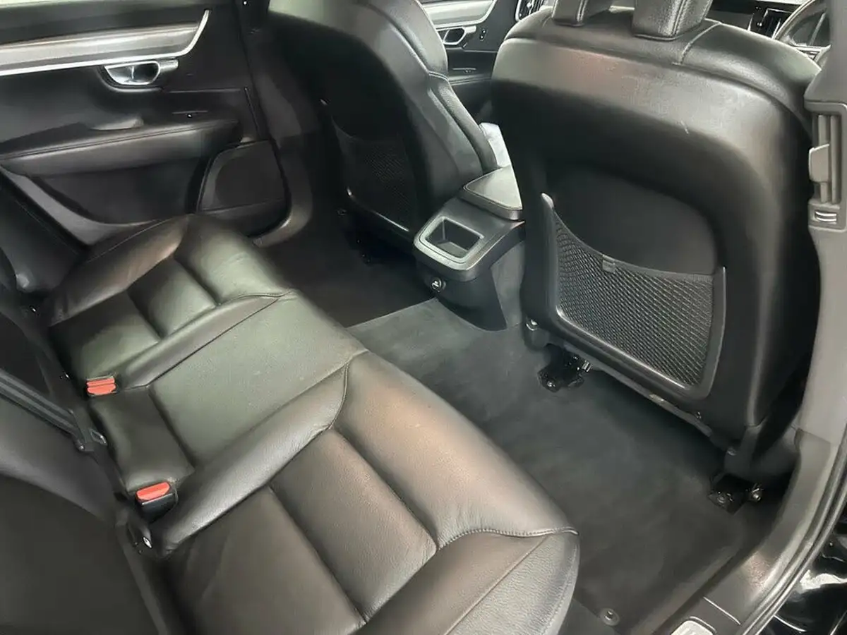 2020-volvo-v90-20-t4-momentum-plus-big-46