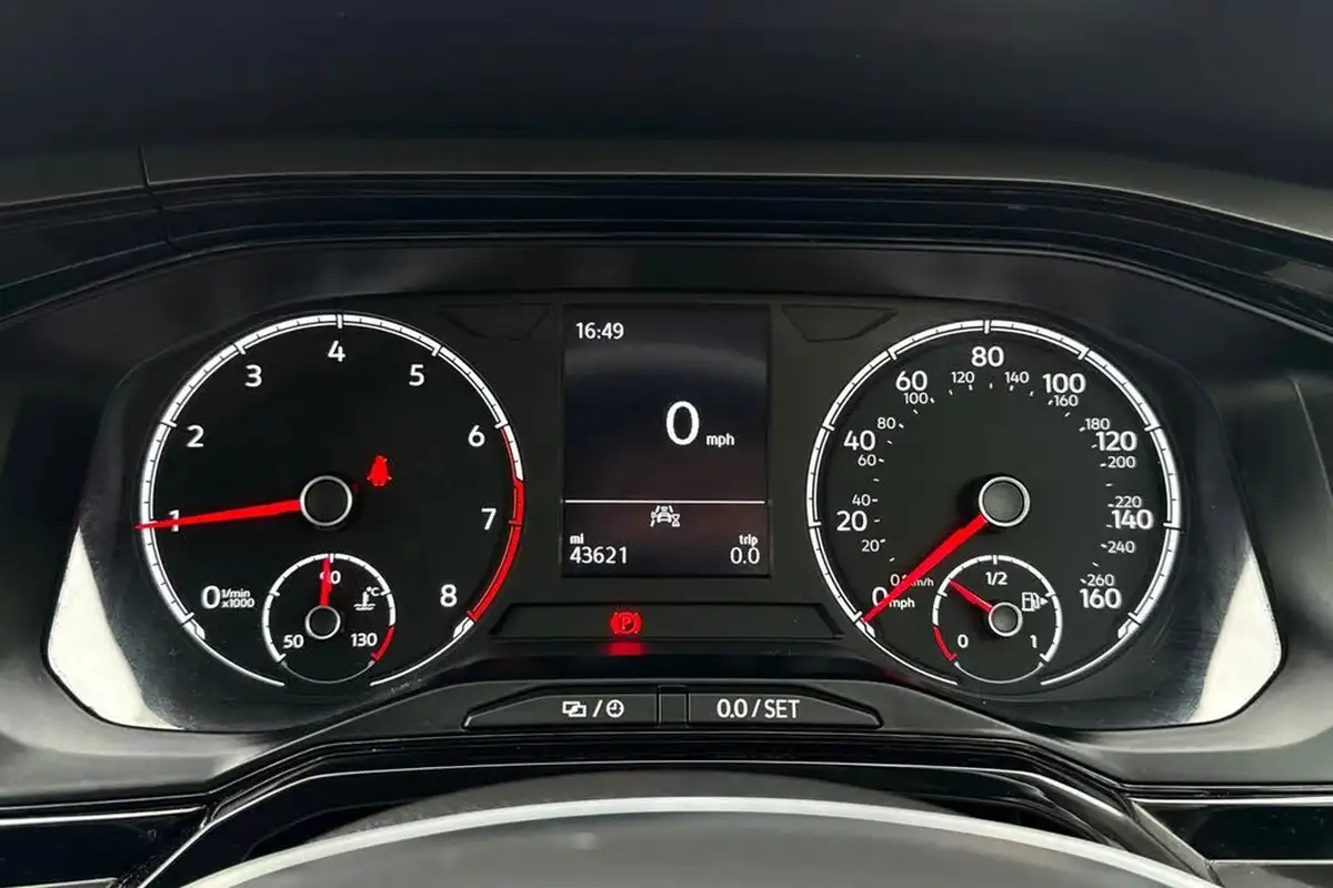 2021-volkswagen-polo-10-match-big-30