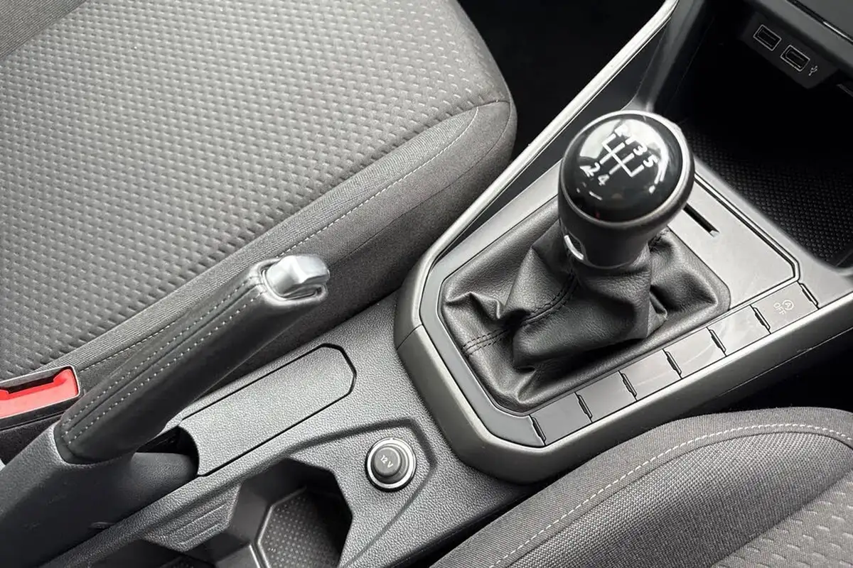 2019-volkswagen-polo-10-se-tech-edition-65ps-big-21