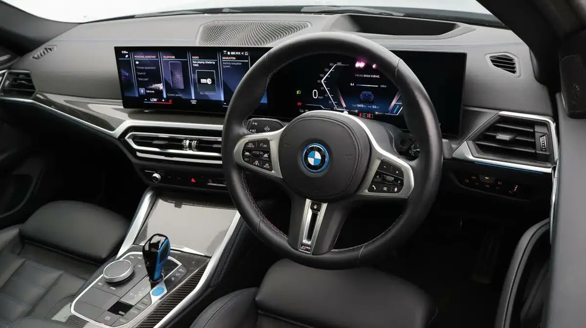 2023-bmw-i4-e-m50-big-9