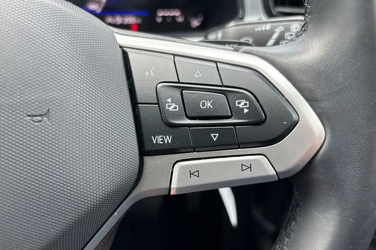 2023-volkswagen-t-roc-15-tsi-life-dsg-big-45