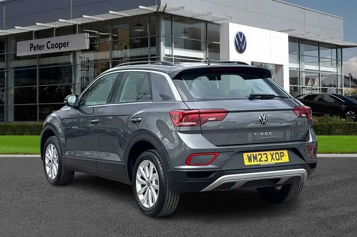 2023-volkswagen-t-roc-15-tsi-life-dsg-big-2