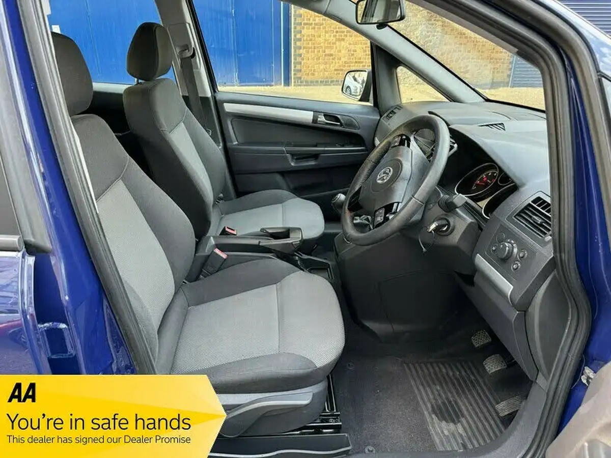 2014-vauxhall-zafira-18-exclusiv-120ps-big-4