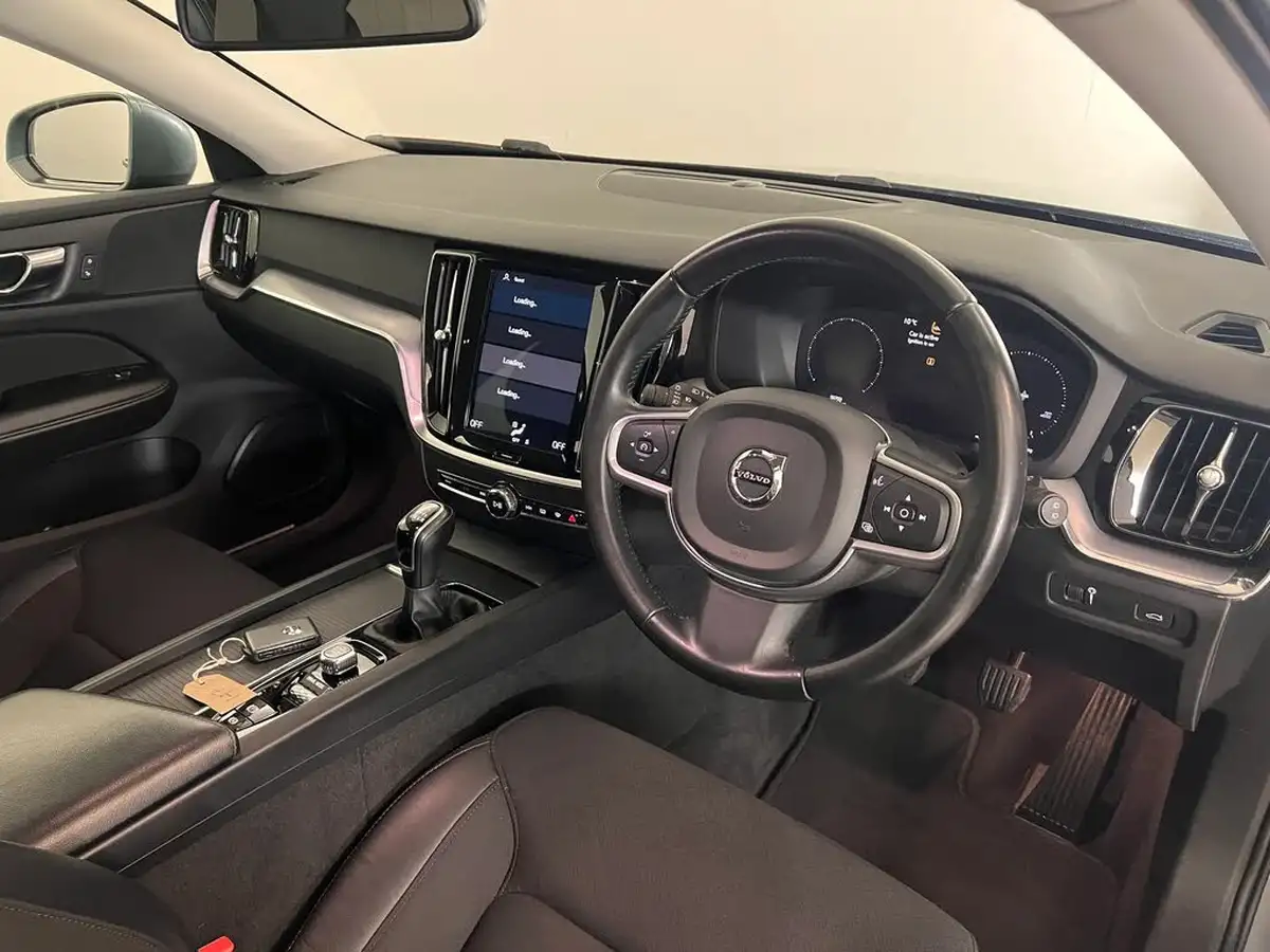 2019-volvo-v60-20td-d3-momentum-big-20