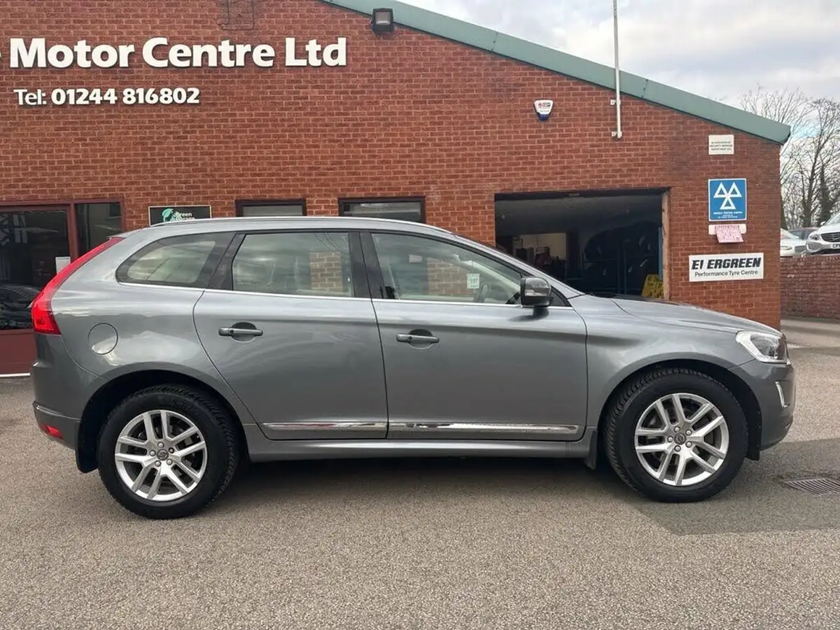 2017-volvo-xc60-20td-d4-se-lux-geartronic-big-2