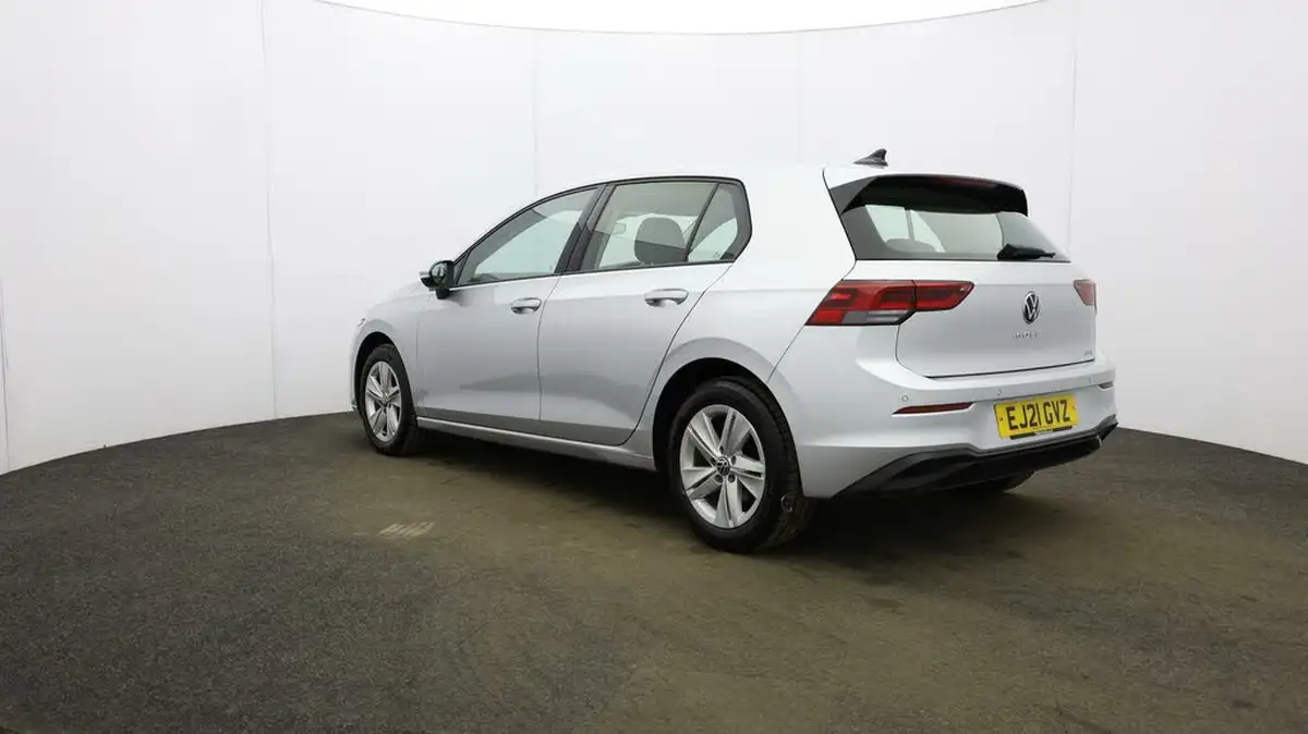 2021-volkswagen-golf-10-etsi-life-hatchback-big-45