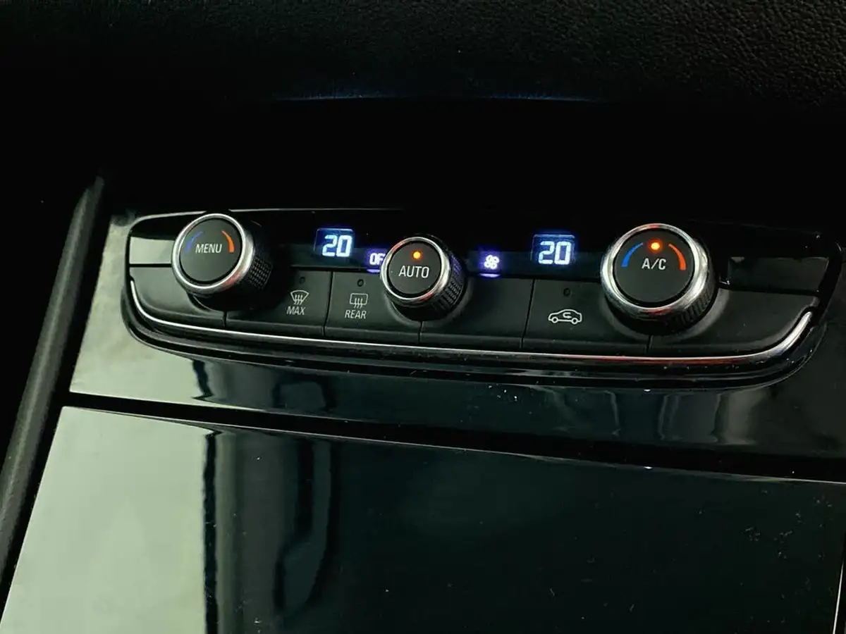 2019-vauxhall-grandland-x-12-sri-nav-big-20