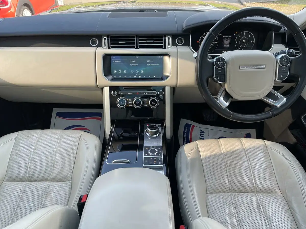 2017-land-rover-range-rover-30tdv6-vogue-258bhp-awd-big-17
