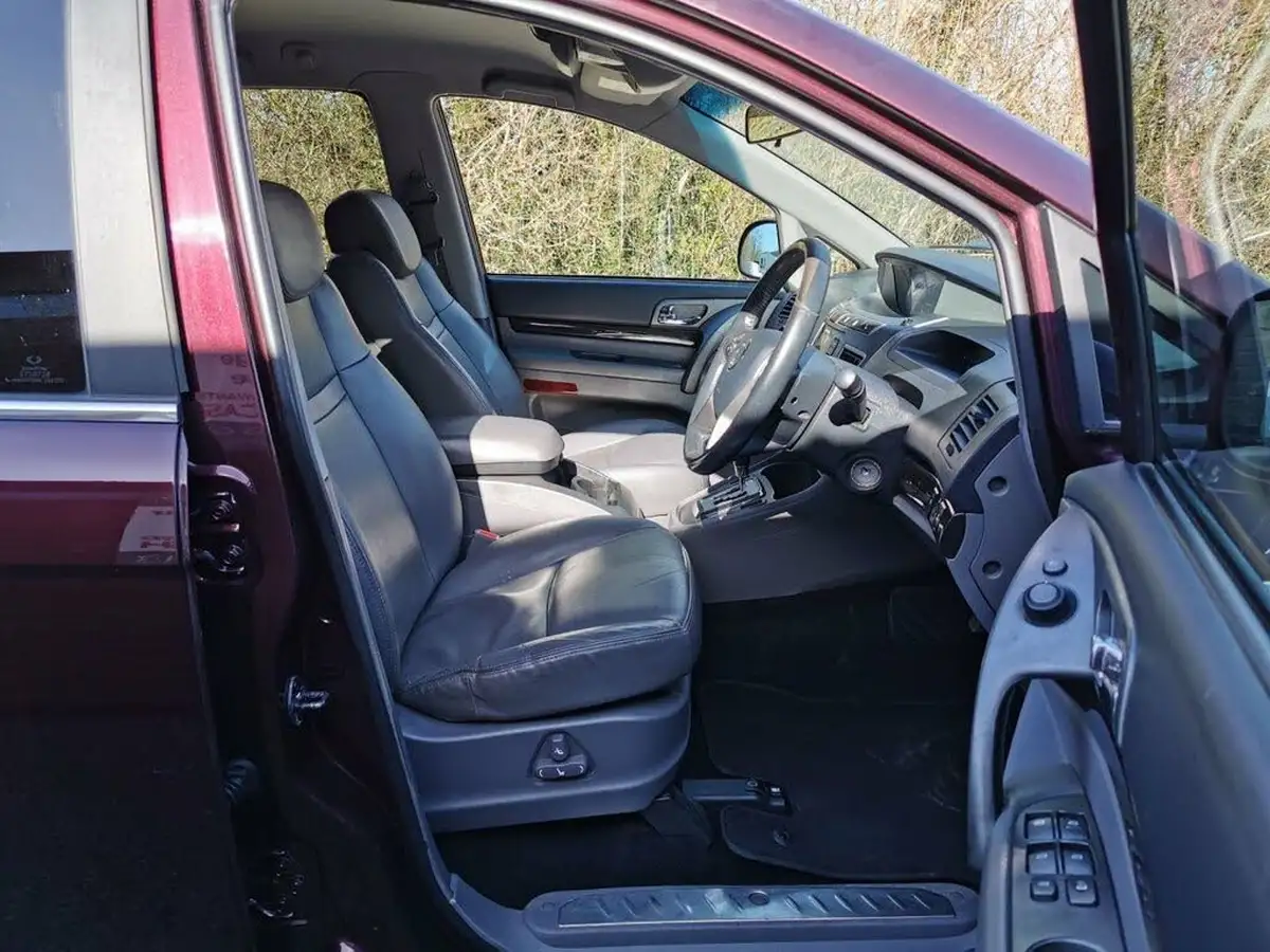 2017-kgm-ssangyong-turismo-22td-elx-big-10