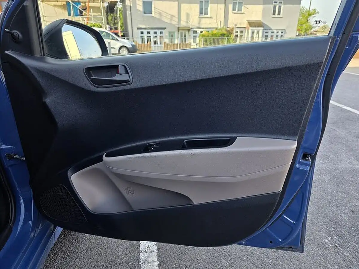 2015-hyundai-i10-10-s-big-20