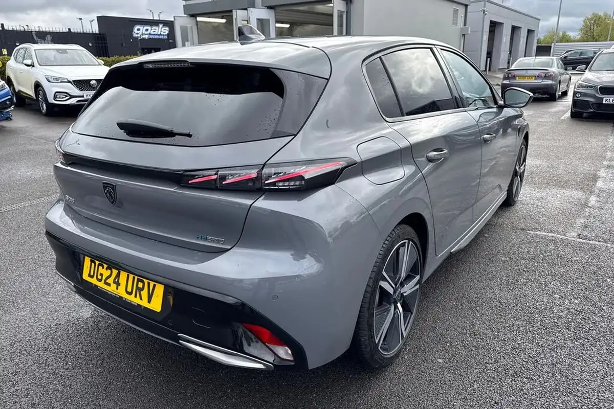 2024-peugeot-308-16-puretech-gt-180ps-big-29
