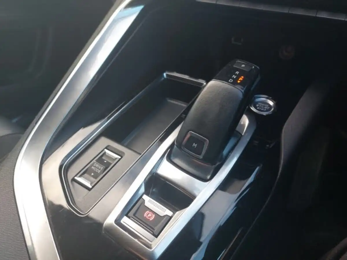 2021-peugeot-3008-suv-16-puretech-gt-180bhp-ss-eat8-big-12