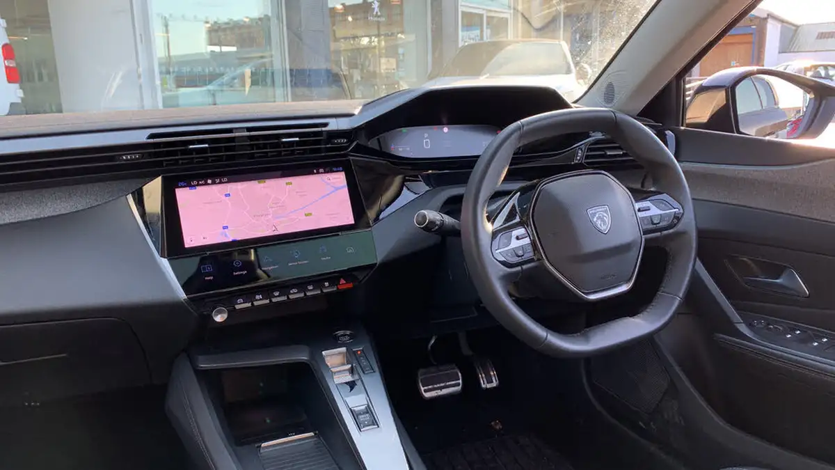 2022-peugeot-308-12-puretech-allure-premium-eat8-big-11