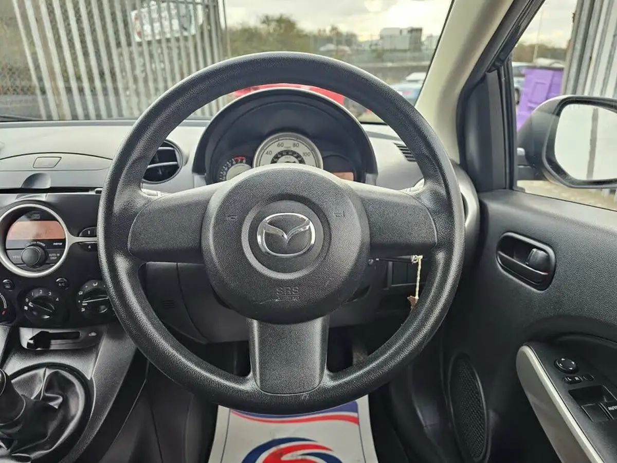 2010-mazda-mazda2-13-ts-air-con-3d-big-16