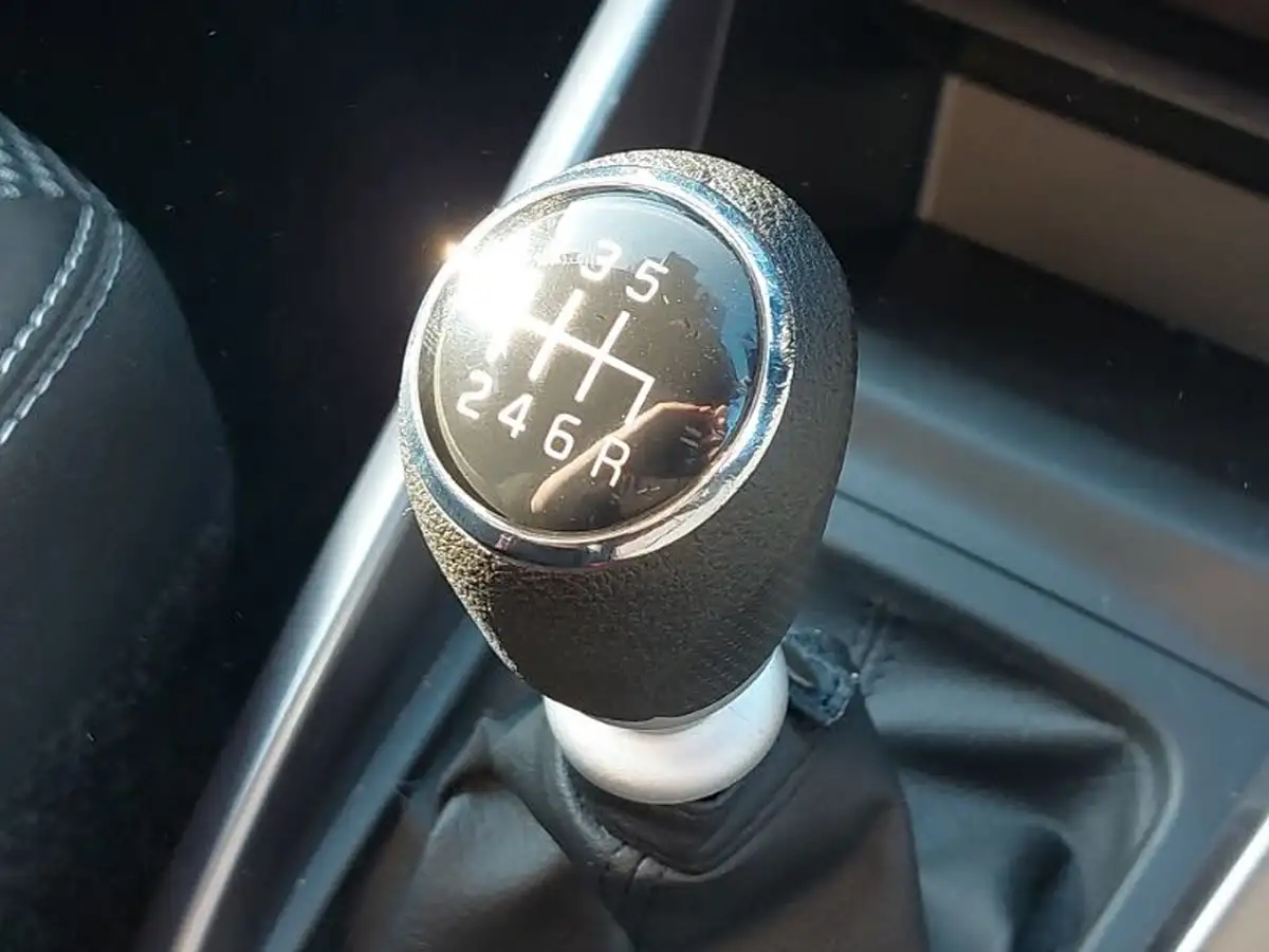 2022-suzuki-vitara-14-boosterjet-sz-t-big-18