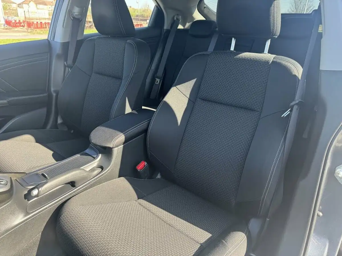 2017-honda-civic-18-i-vtec-se-plus-navi-hatchback-auto-big-27