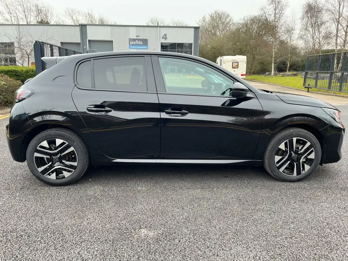 2024-peugeot-208-12-puretech-allure-hybrid-e-dsc6-big-7