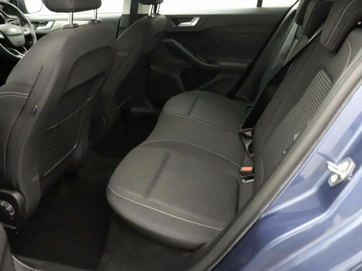 2020-ford-focus-big-9