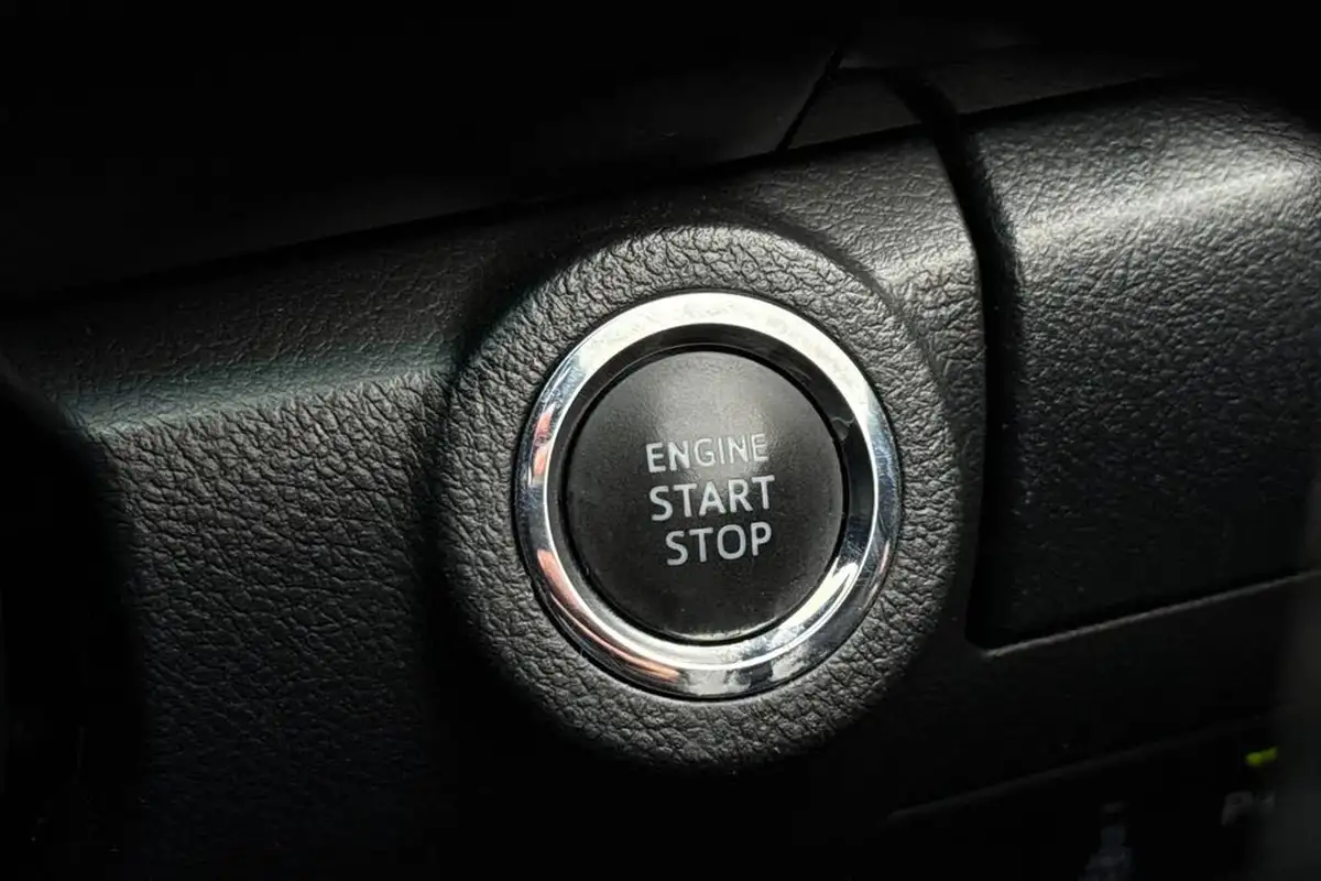 2021-toyota-hi-lux-28d-4d-invincible-x-at35-204hpeu6dt-e-big-38
