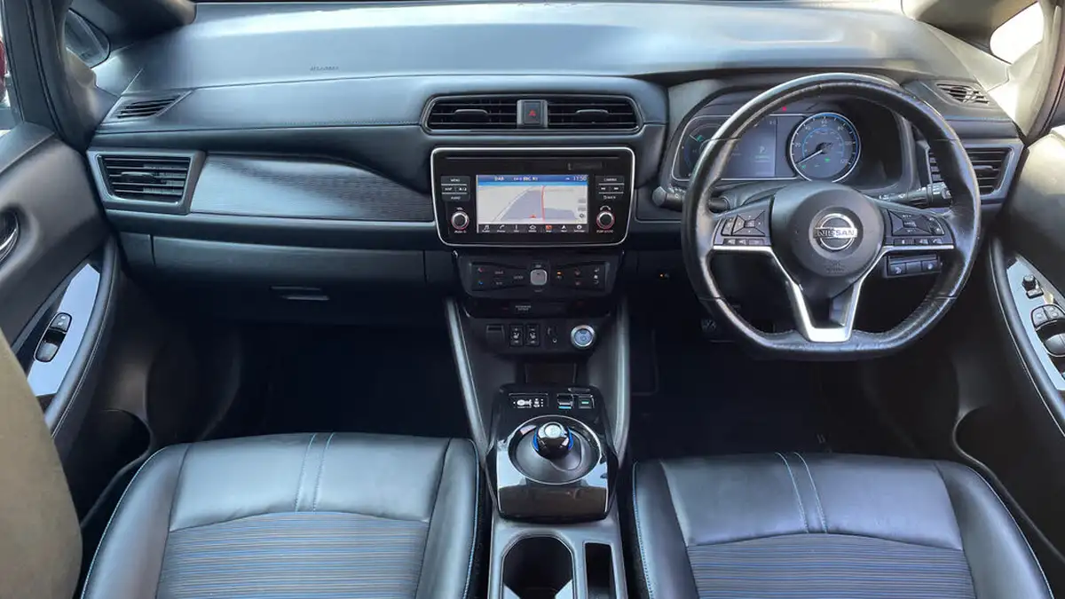 2018-nissan-leaf-e-n-connecta-big-10