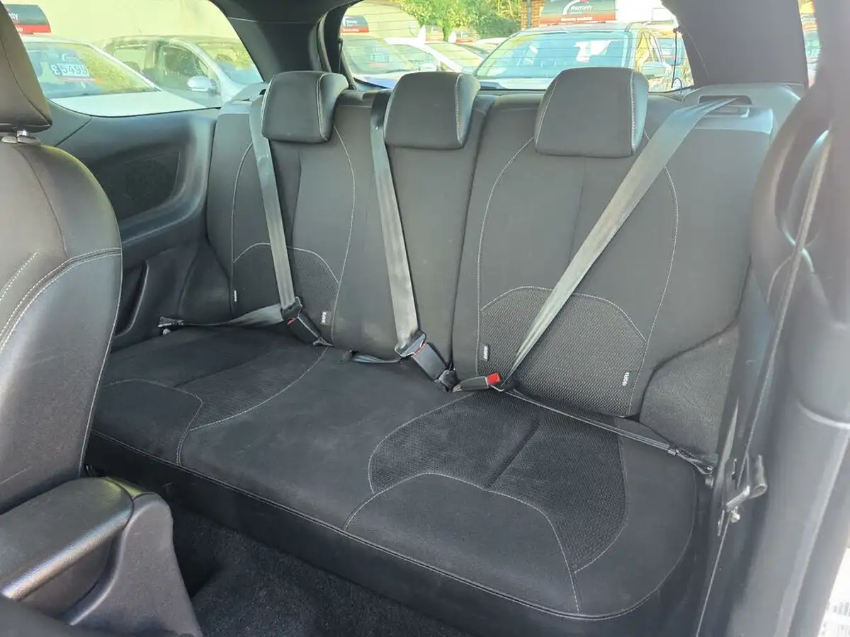 2012-citroen-ds3-16-dstyle-plus-big-8