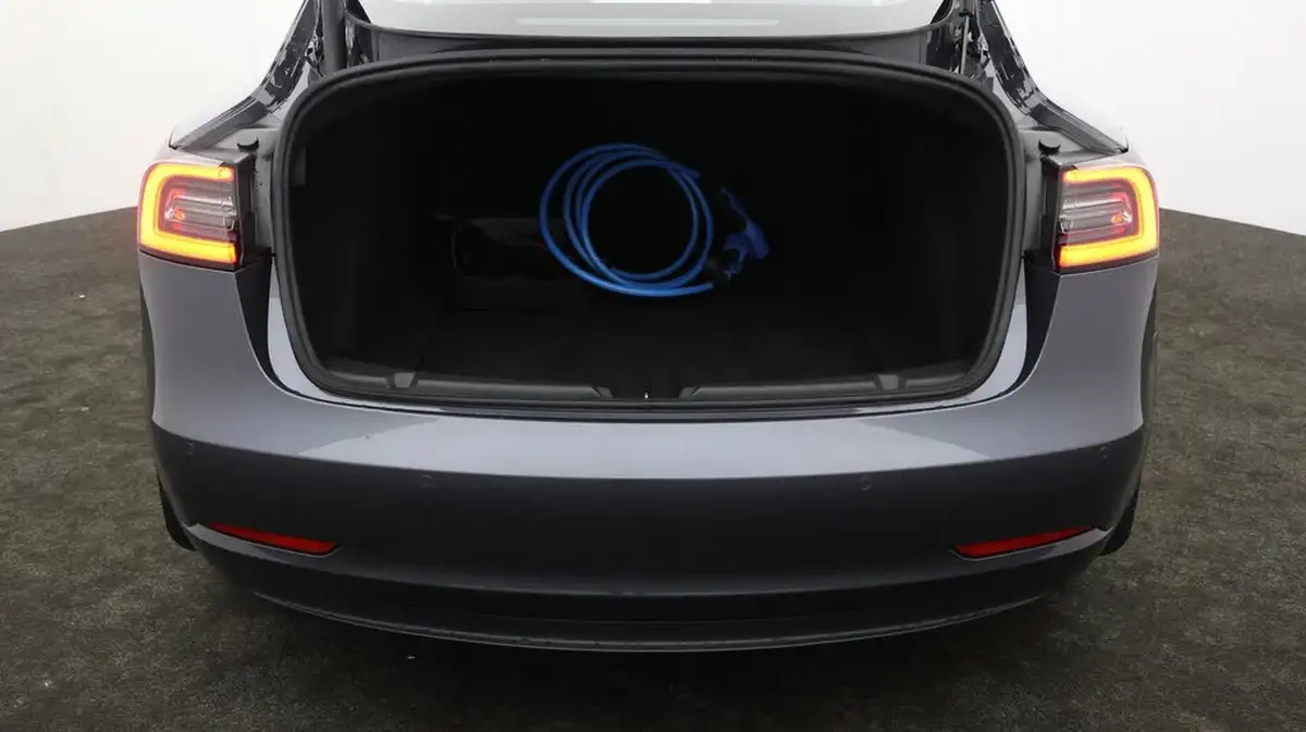 2021-tesla-model-3-e-long-range-4x4-big-16