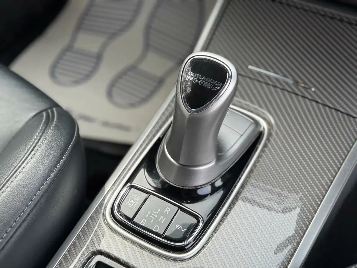 2019-mitsubishi-outlander-24-4h-phev-big-55