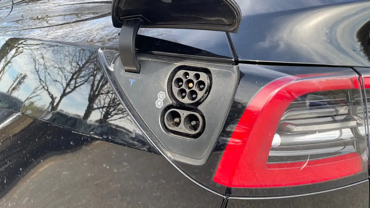 2022-tesla-model-y-e-long-range-big-20